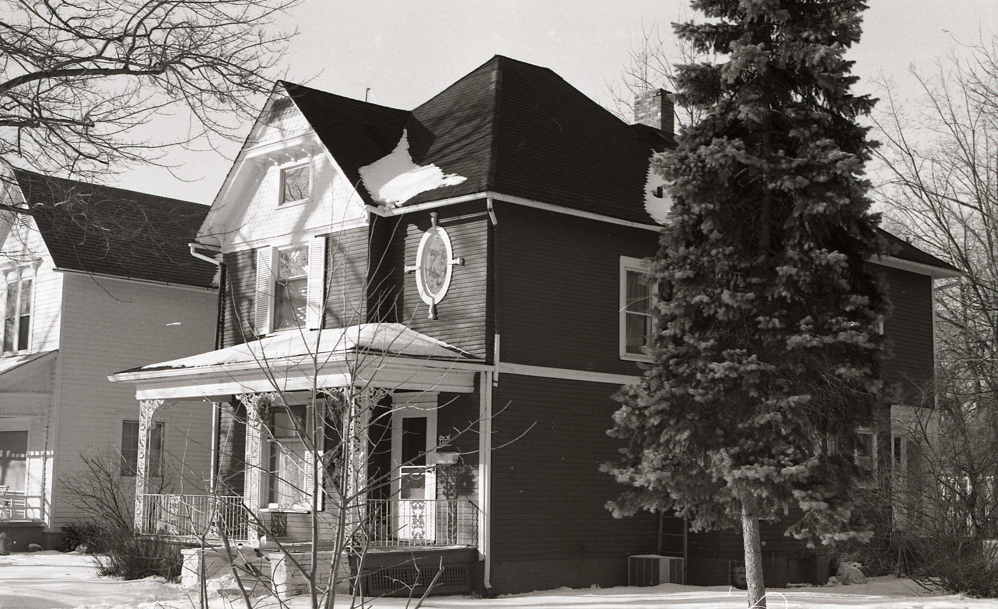 827 Park Avenue